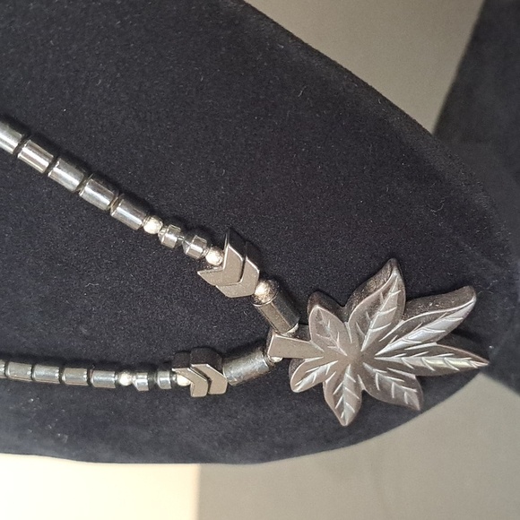 Hematite Weed Pot Leaf Necklace with Barrel Closure - Picture 4 of 9